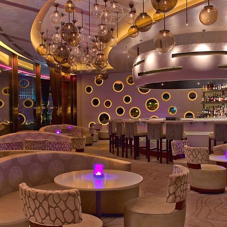 Four Seasons Hotel Doha Ngoại thất bức ảnh The bar at the Wynn
