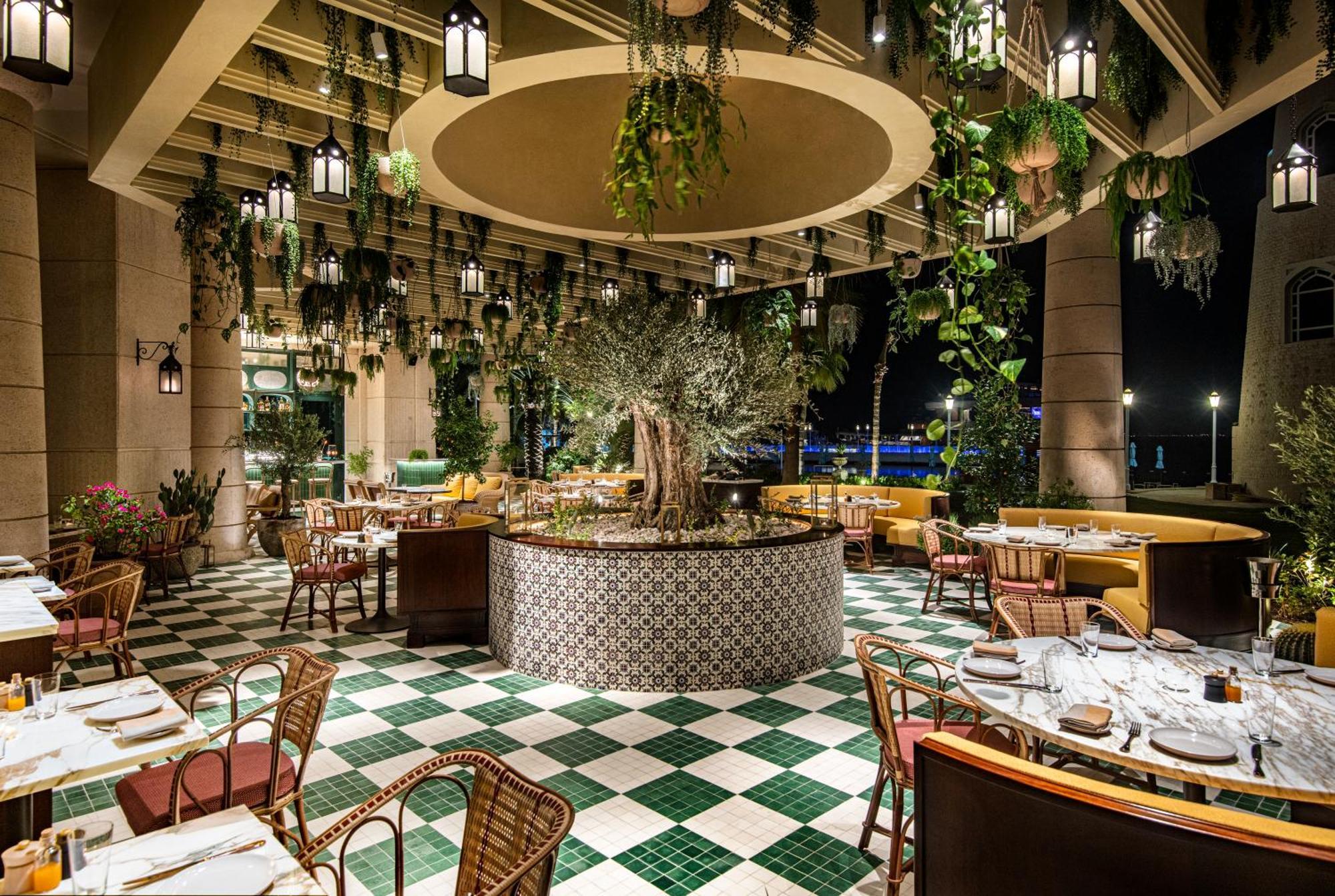 Four Seasons Hotel Doha Ngoại thất bức ảnh The restaurant's interior