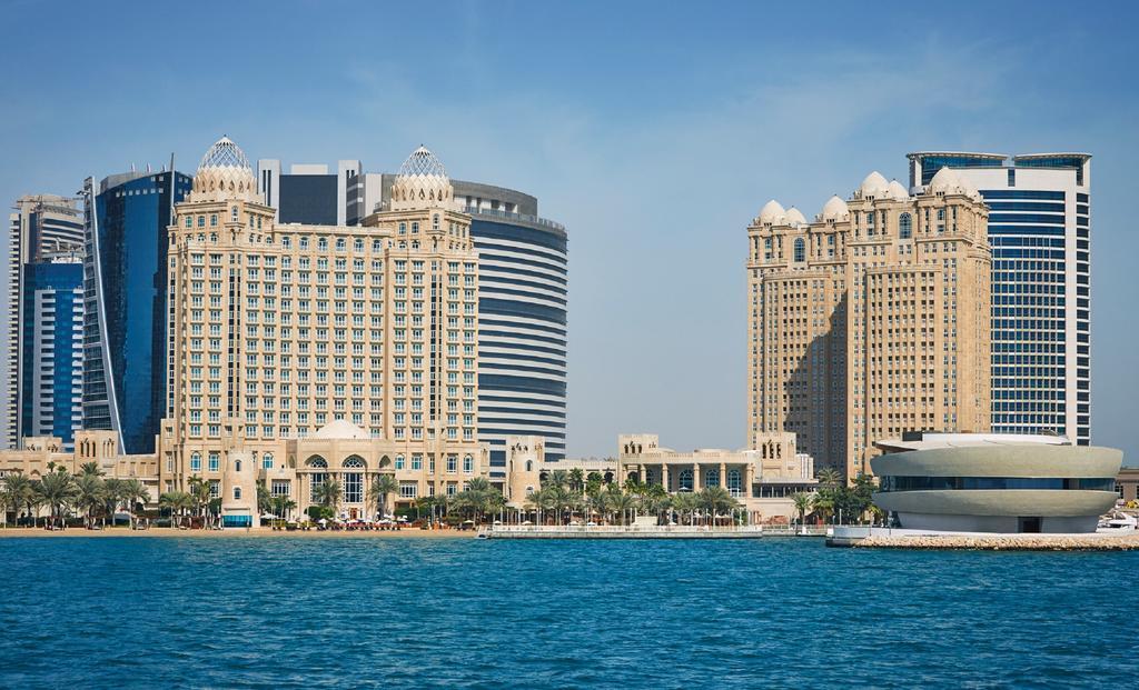 Four Seasons Hotel Doha Ngoại thất bức ảnh The Jumeirah Beach Hotel (left) and Jumeirah Creekside (right)